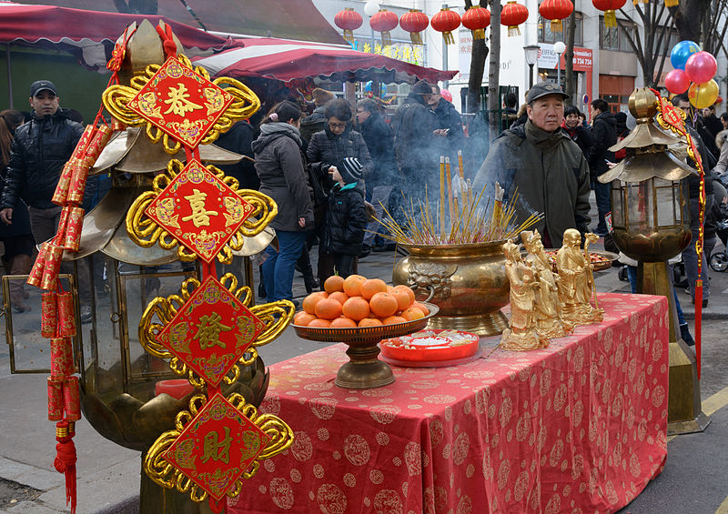 File:Nouvel an chinois 2015 Paris 13 autel.jpg