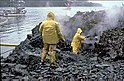 Membersihkan setelah tumpahan minyak Exxon Valdez