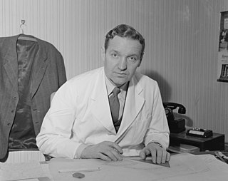 <span class="mw-page-title-main">Olav Selvaag</span> Norwegian engineer and residential contractor (1912–2002)