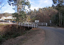 Omeo Hwy melintasi Cobungra Sungai di Anglers Rest, Vic, jjron, 6.06.2009.jpg