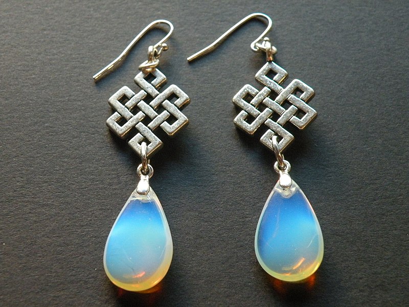 File:Opal teardrop bead.jpg