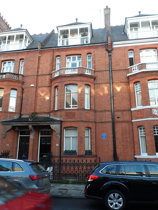 Oscar Wilde's house at 34 Tite Street, now commemorated with a blue plaque