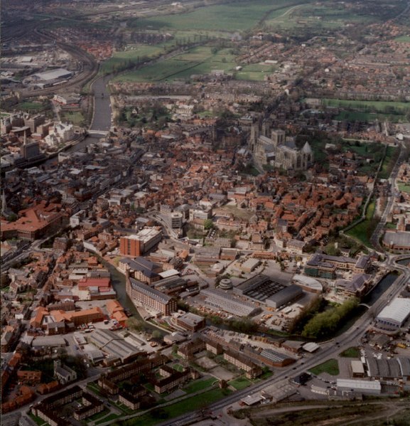 File:Overview of York - geograph.org.uk - 119562.jpg