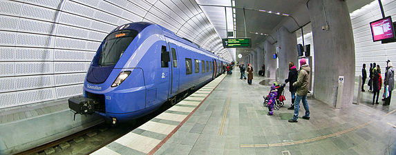 Pågatåget Rio-Kalle av modellen X61 på Triangelns station 2011