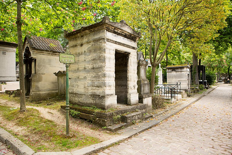 File:Père-Lachaise - Division 51 - Duchamp 01.jpg