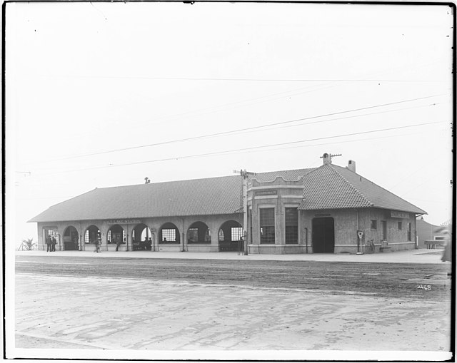 Pacific Electric & Salt Lake Railroad station in Long Beach, 1905