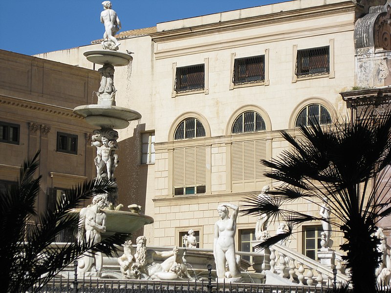 File:Palermo - Fontana Pretoria 0456.JPG