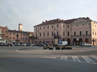 <span class="mw-page-title-main">Racconigi</span> Comune in Piedmont, Italy
