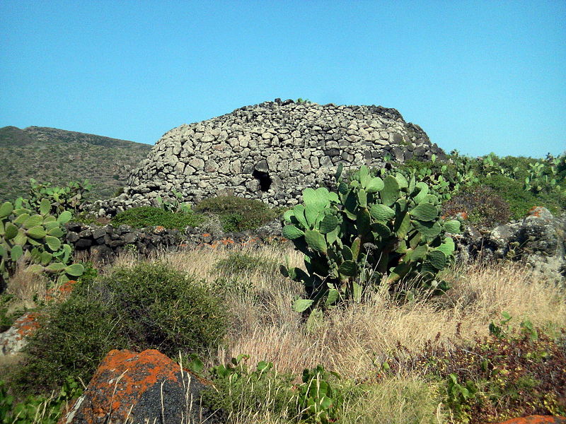 File:Pantelleria Sese grande o Sese del Re (1017196158).jpg