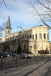 Façade latérale droite et chevet.