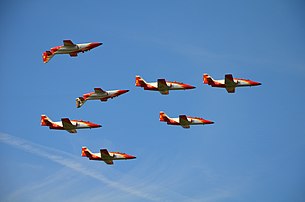 La Patrulla Águila espagnole lors du meeting aérien Air14, à Payerne (Suisse) en août 2014. (définition réelle 4 928 × 3 264)