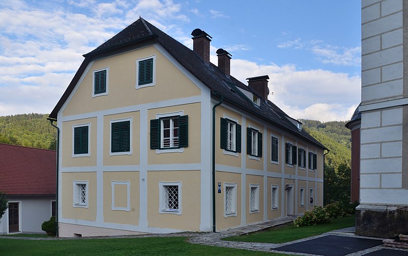 File:Pfarrhof Koglhof 01, Styria.jpg