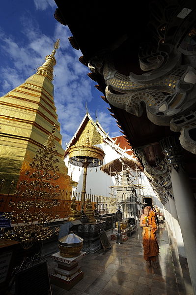 File:Phra That Cho Hae Temple4.jpg