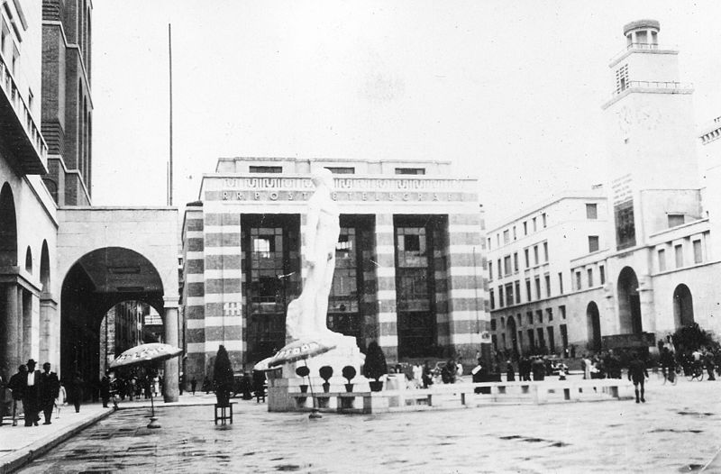 File:Piazza della Vittoria, az Era fascista (- Fortepan 58078.jpg