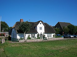 Ein strohgedecktes Haus in Midlum