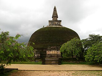 The Rankoth Vihara built by Nissanka Malla Polonnaruwa 0320.jpg