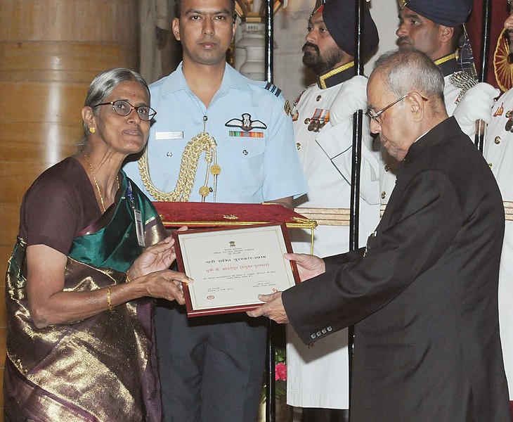 File:Pranab Mukherjee presenting the Nari Shakti Puruskars for the year 2016 to Ms. B. Codanayaguy, Puducherry, at a function, on the occasion of the International Women’s Day, at Rashtrapati Bhavan, in New Delhi.jpg