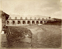 The Calicanto bridge over the Mapocho river was the main symbol of the city of Santiago after its inauguration in 1779. Puente de Calicanto, Santiago de Chile.jpg