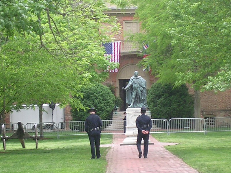 File:Queen Elizabeth II at William and Mary (3452987334).jpg