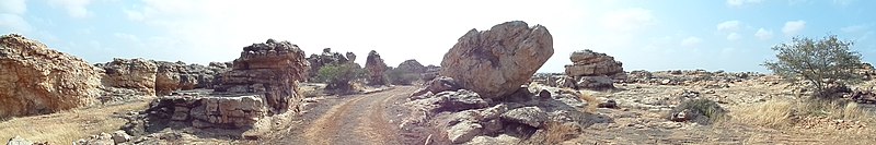 File:ROCK GARDEN ,KURNOOL AP - panoramio.jpg