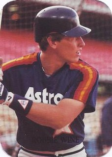 Robbie Wine American professional baseball player and college coach (born 1962)