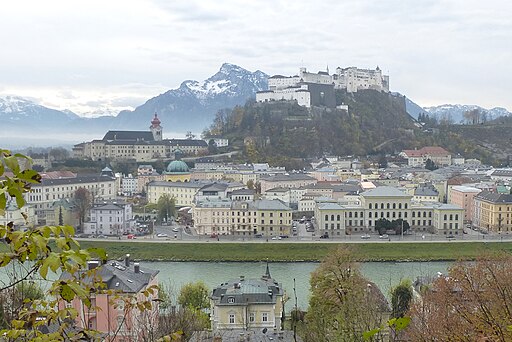 Blick auf Salzburg und Festung Hohensalzburg vom Kapuzinerberg