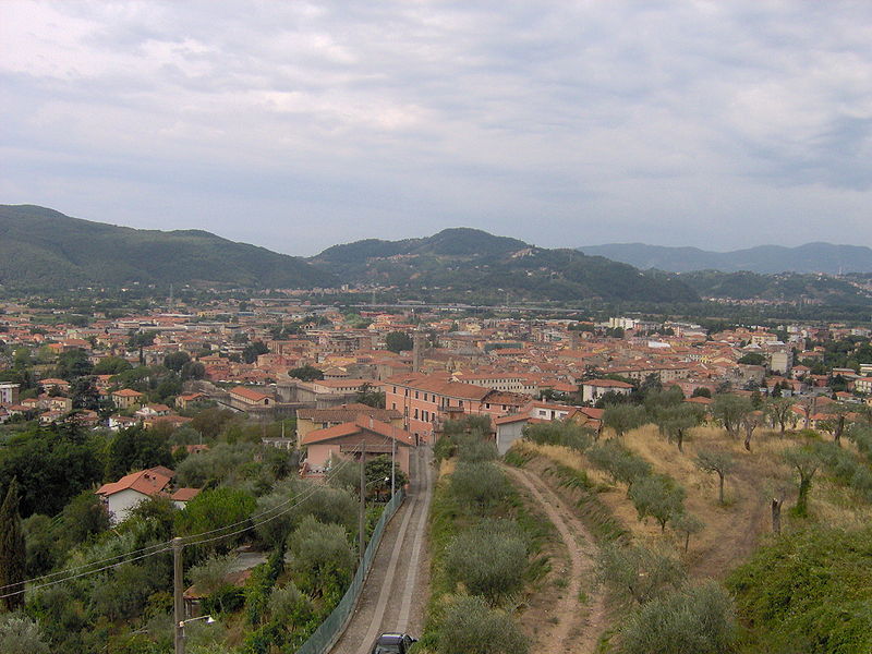 File:Sarzana - Panorama2.JPG