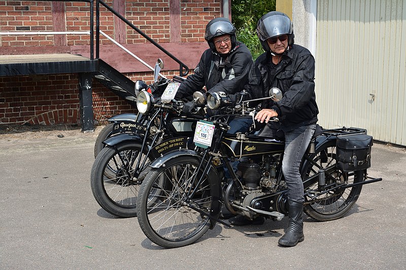 File:Schleswig-Holstein, Wilster, Zehnte Internationale VFV ADAC Zwei-Tage-Motorrad-Veteranen-Fahrt-Norddeutschland und 33te Int-Windmill-Rally NIK 4178.jpg