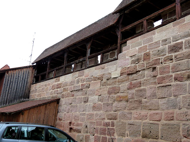 File:Schwabach - Stadtmauer am Hördlertor 2b.jpg