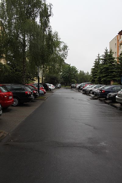 File:Sczanieckiej Street in Łódź 2.jpg