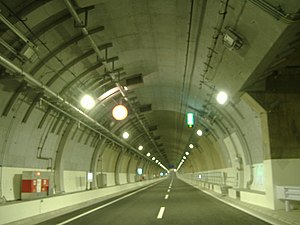 Shutoko-YamateTunnel.JPG