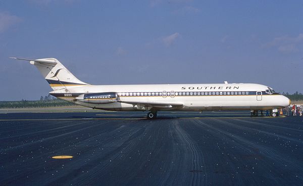 A Southern Airways Douglas DC-9 similar to the aircraft involved in the accident