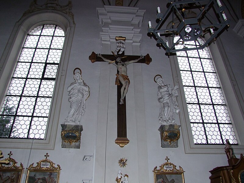 File:St. Michael Stockheim - Langhaus Kruzifix.JPG