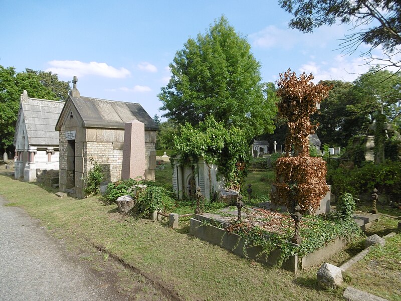 File:St Pancras ^ Islington Cemetery - geograph.org.uk - 5107998.jpg