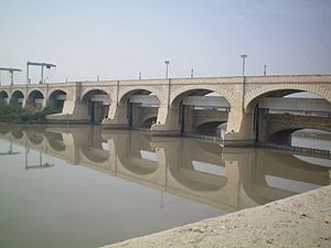 Sukkur Barrage und Sukkur Barrage Bridge