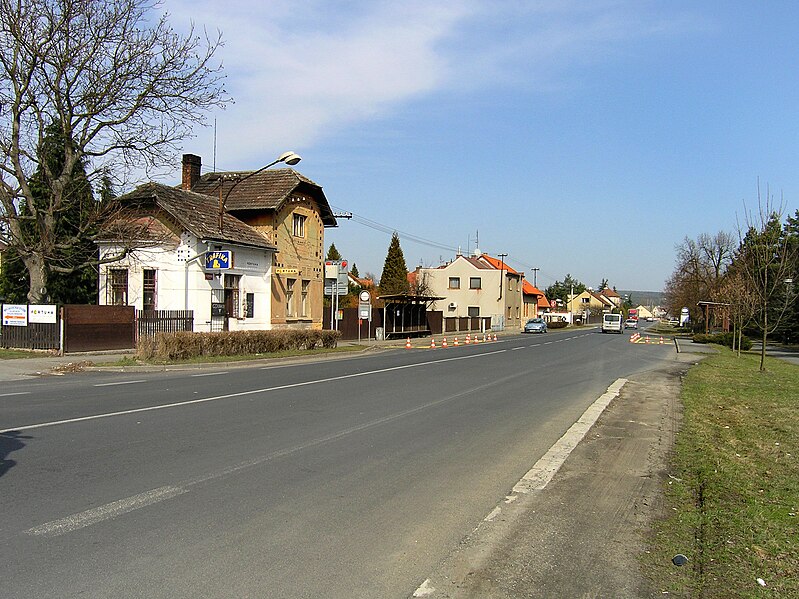 File:Třemošná, Plzeňská str, South.jpg