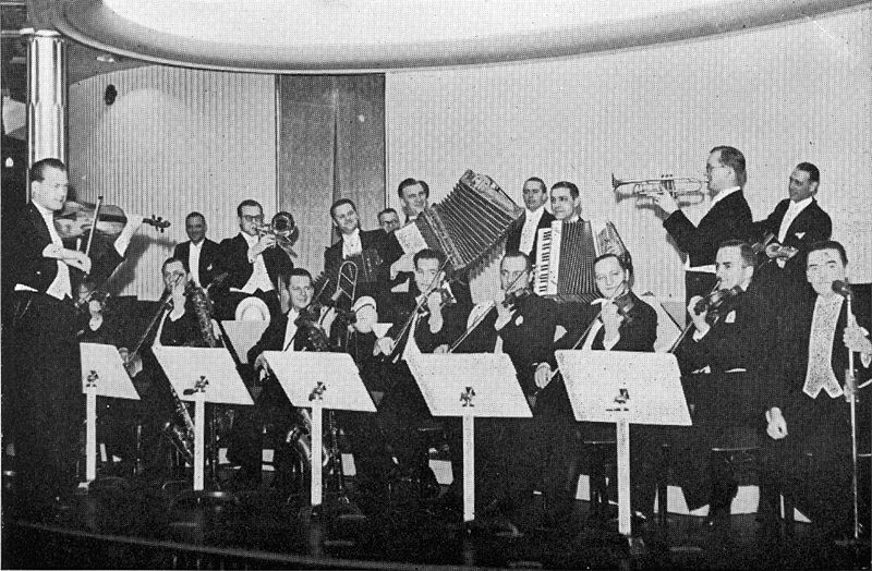 File:Teddy Petersen orchestra.jpg