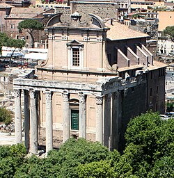 Templo de Antonino y Faustina en el Foro Romano