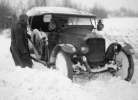 The British Army on the Western Front, 1914-1918 Q6398 (cropped).jpg