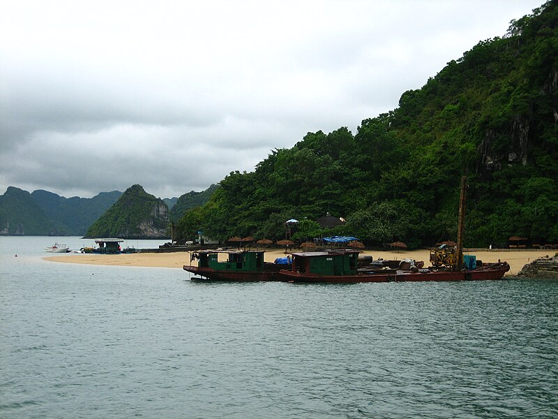 Tập tin:Titop Island.jpg