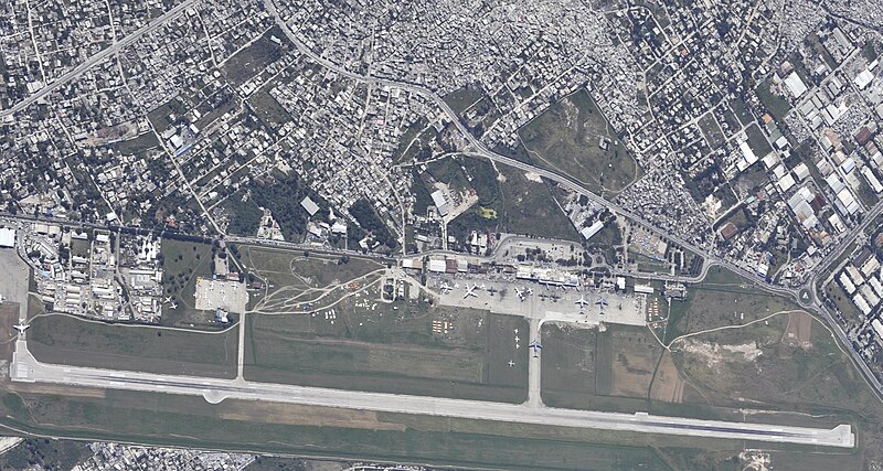 File:Toussaint Louverture International Airport 100116-F-6188A-030 (4291341440).jpg