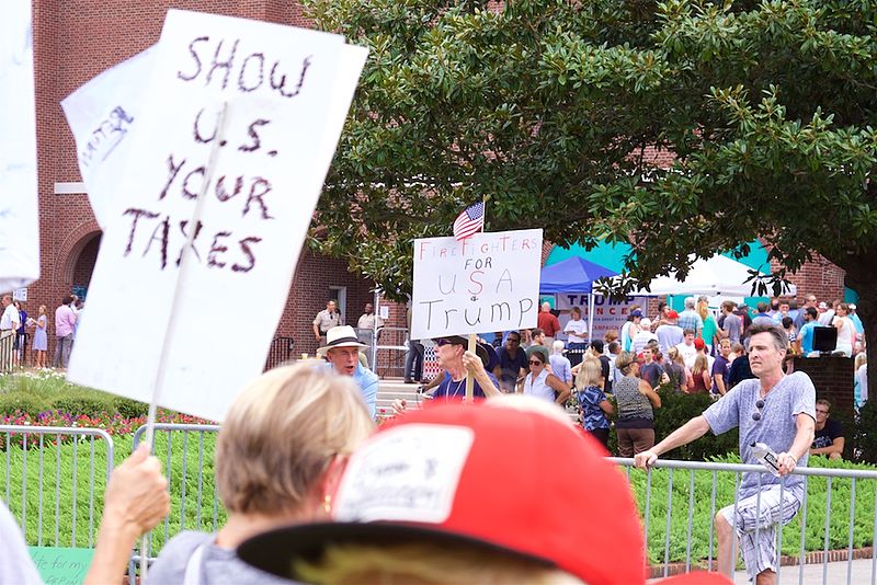 File:TrumpCampaign2016 Wilmington 071.jpg