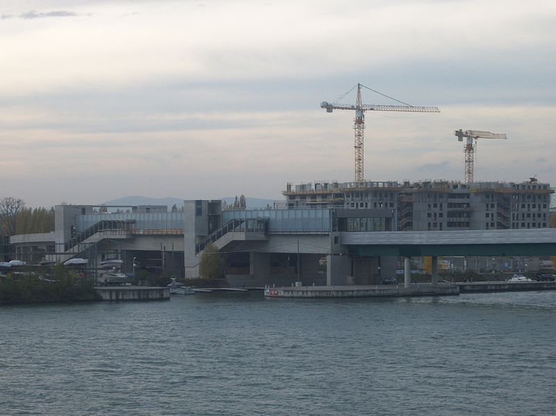 File:U2 Donaumarina1.JPG