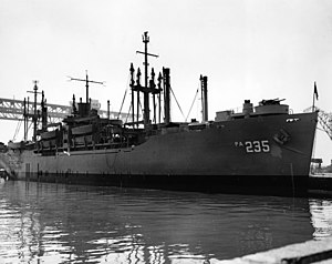 USS Bottineau (APA-235) di San Francisco, California (AS), pada tahun 1951 (USN 434604).jpg