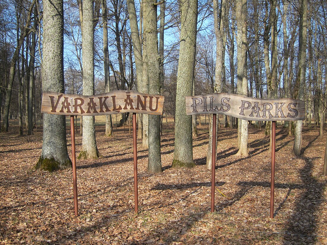 File:Varakļānu parks.JPG