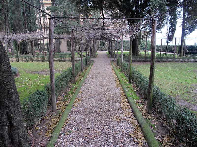 File:Villa di carreto guidi, giardino 04.JPG
