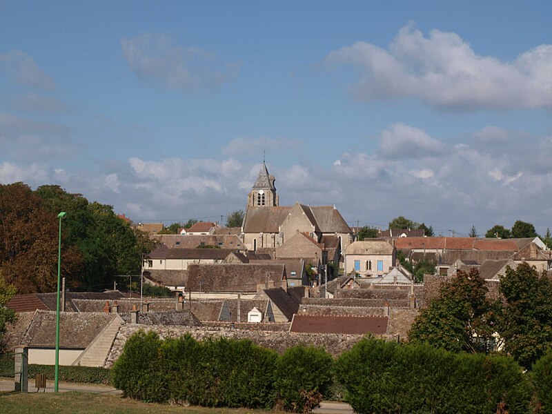 File:Villemanoche-Vue-03.JPG