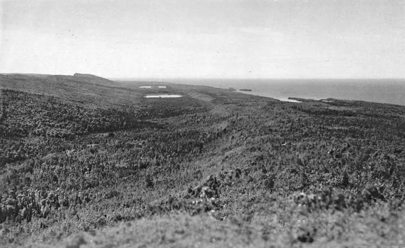 File:West Bluff summit view, 1933.png