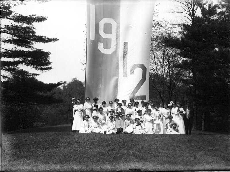 File:Western College on Tree Day 1912 (3191713978).jpg