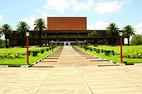 Edifício da Assembleia Nacional da Zâmbia.jpg
